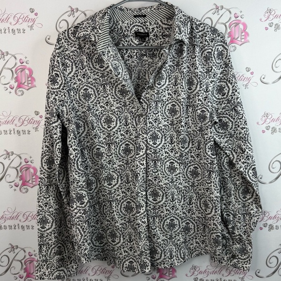 Talbots Tops - Talbots shirt, wrinkle, resistant, collared, Monochrome Patterned Blouse top